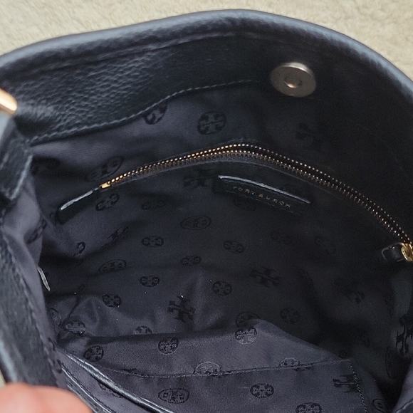 Tory Burch Black Leather Strap with Gold Accent - Picture 5 of 7